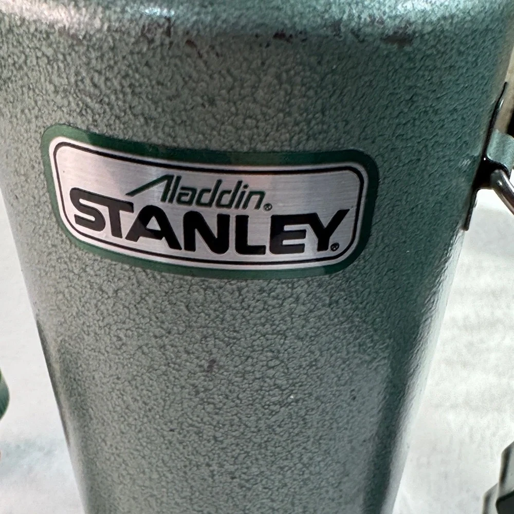 Vintage Aladdin Stanley Hammertone Green Insulated Thermos with Silver Accents - Picture 15 of 15